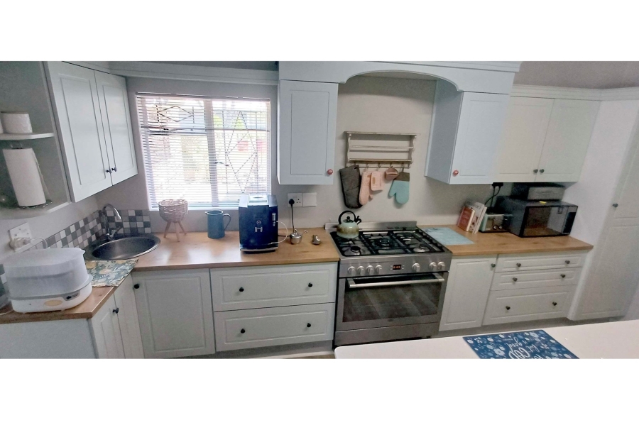 4 Bedroom Property for Sale in Jim Fouchepark Free State